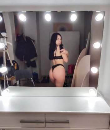 😘💋
У меня есть большой опыт и я готова удовлетворить все твои желания. Независимо от того, что ты ищешь - ласки, массаж или более активное времяпровождение, я обладаю всеми навыками и способностями, чтобы позаботиться о тебе. ✨💕
Мои фото полностью соответствуют действительности, и я всегда выгляжу также привлекательно и соблазнительно, как на них. У меня только положительные отзывы от моих предыдущих клиентов, и я горжусь своей репутацией. Ты останешься доволен! 😉🔥
Я живу в Москве и готова принять тебя всегда - днем или ночью. Позволь мне стать твоей фантазией, твоим удовольствием и твоим источником наслаждения. Сделай свою жизнь ярче, встретившись со мной. С нетерпением жду нашей встречи! 🌹✨🔥 Амелия
