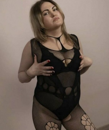 💋 Я создам незабываемую атмосферу нашей встречи, где ты сможешь полностью расслабиться и получить невероятное наслаждение. 😍 У меня много возможностей, чтобы удовлетворить тебя, и я гарантирую, что ты останешься доволен нашими играми. 😈 Также у меня есть отличные отзывы от предыдущих клиентов, которые оценили мои услуги. 🌟 Если ты хочешь узнать больше о моих фото и дополнительных услугах, пиши мне прямо сейчас! 💕 Тебя ждет незабываемый опыт в Москве! 🌆 Софья